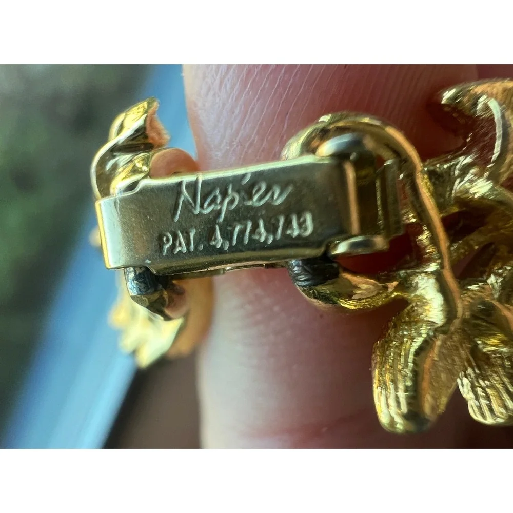 Napier Leaf Bracelet 7.5